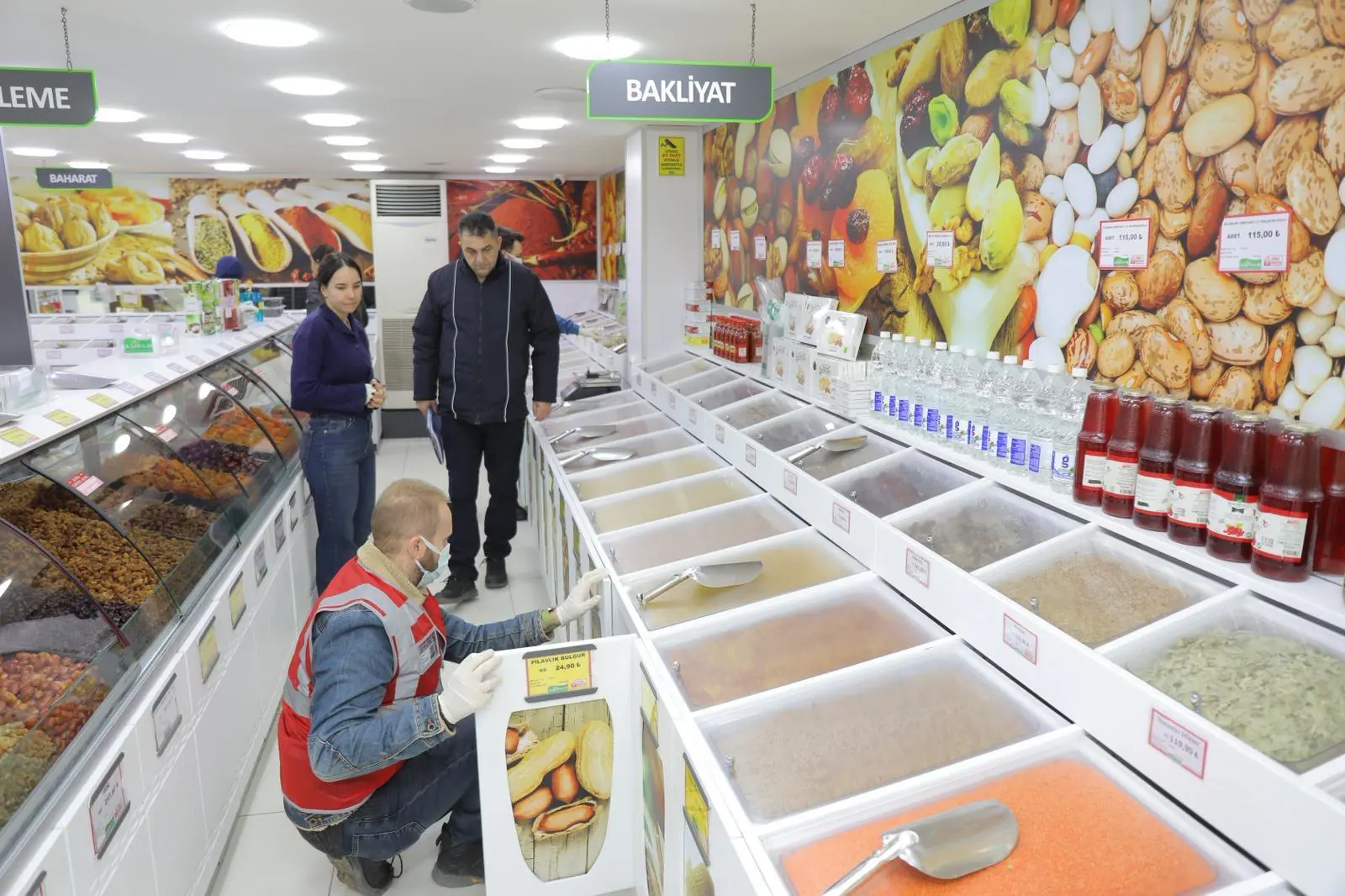 YILBAŞI ÖNCESİ GIDA DENETİMLERİ ARTIRILDI galeri görseli